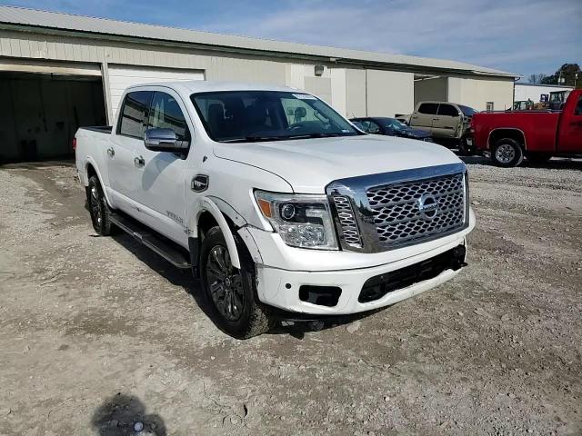 2017 Nissan Titan VIN 1N6AA1E52HN526038 Copart auction photo, front end / minor dent/scratches damage thumbnail 13