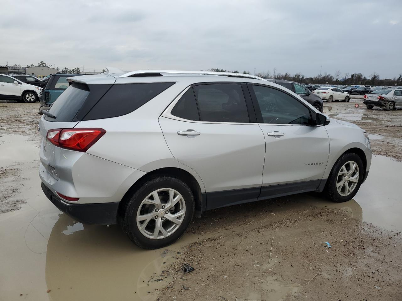 2020 Chevrolet Equinox VIN 3GNAXNEV4LS715224 Copart auction photo, rear end damage thumbnail 3
