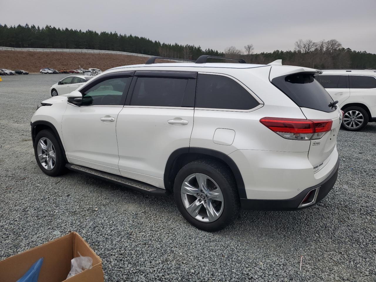 2019 Toyota Highlander VIN 5TDYZRFH6KS321051 Copart auction photo, front end damage thumbnail 2