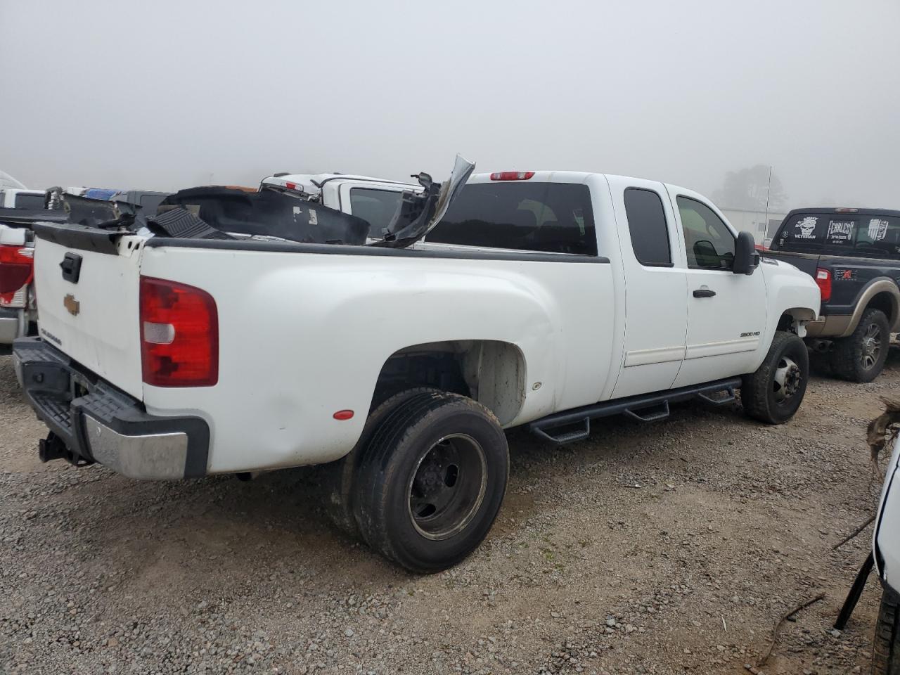 2011 Chevrolet Silverado VIN 1GC5C0C80BZ207744 Copart auction photo, front end damage thumbnail 3