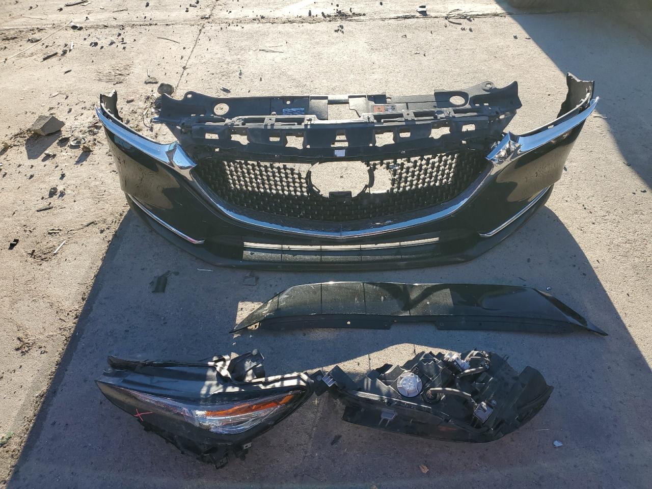 2018 Mazda 6 VIN JM1GL1WY2J1300661 Copart auction photo, front end / hail damage thumbnail 12