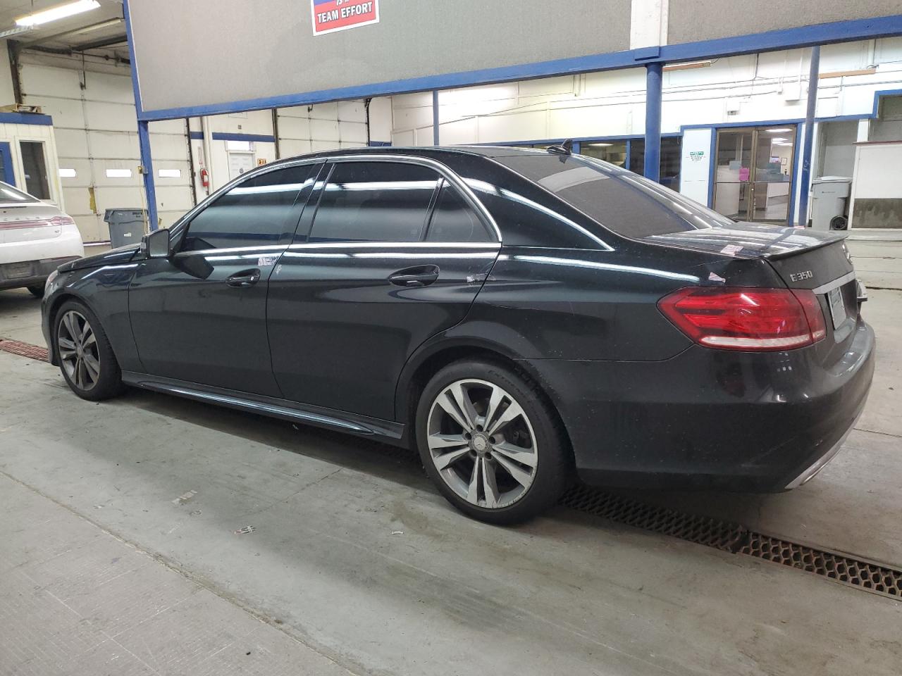 2014 Mercedes-Benz E-klasse VIN WDDHF8JB2EB020445 Copart auction photo, front end / side damage thumbnail 2