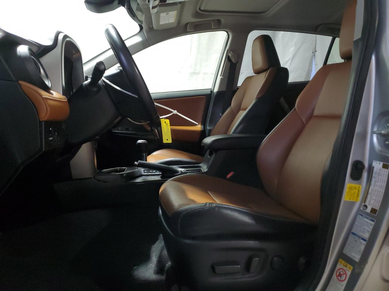 2018 Toyota RAV 4 VIN JTMDFREV4JJ239720 Copart auction photo, front end / minor dent/scratches damage thumbnail 7
