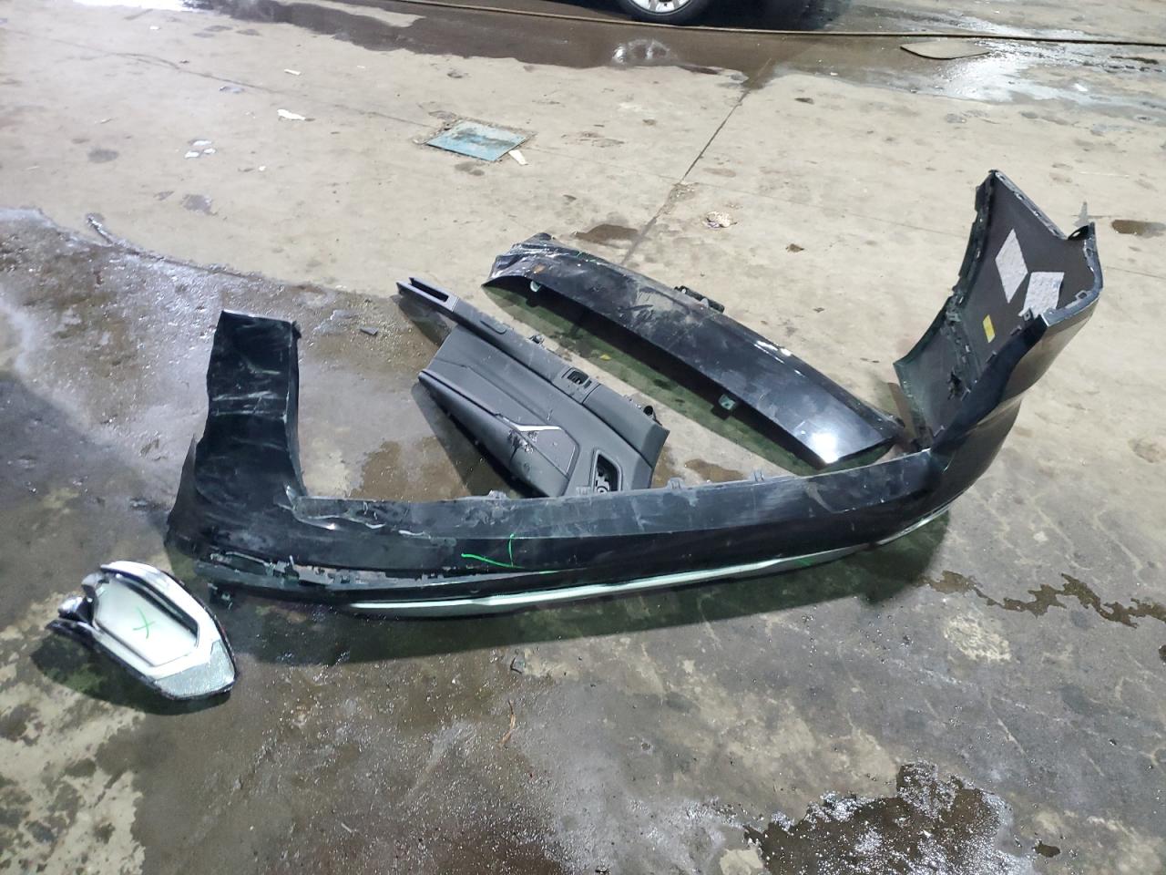 2019 BMW X7 VIN 5UXCW2C59KL085810 Copart auction photo, rear end damage thumbnail 13