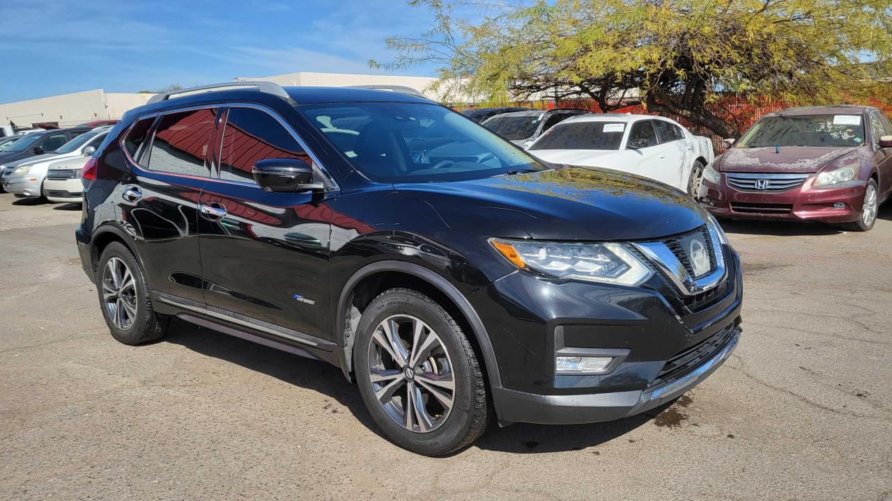 2017 Nissan Rogue VIN 5N1ET2MT4HC786131