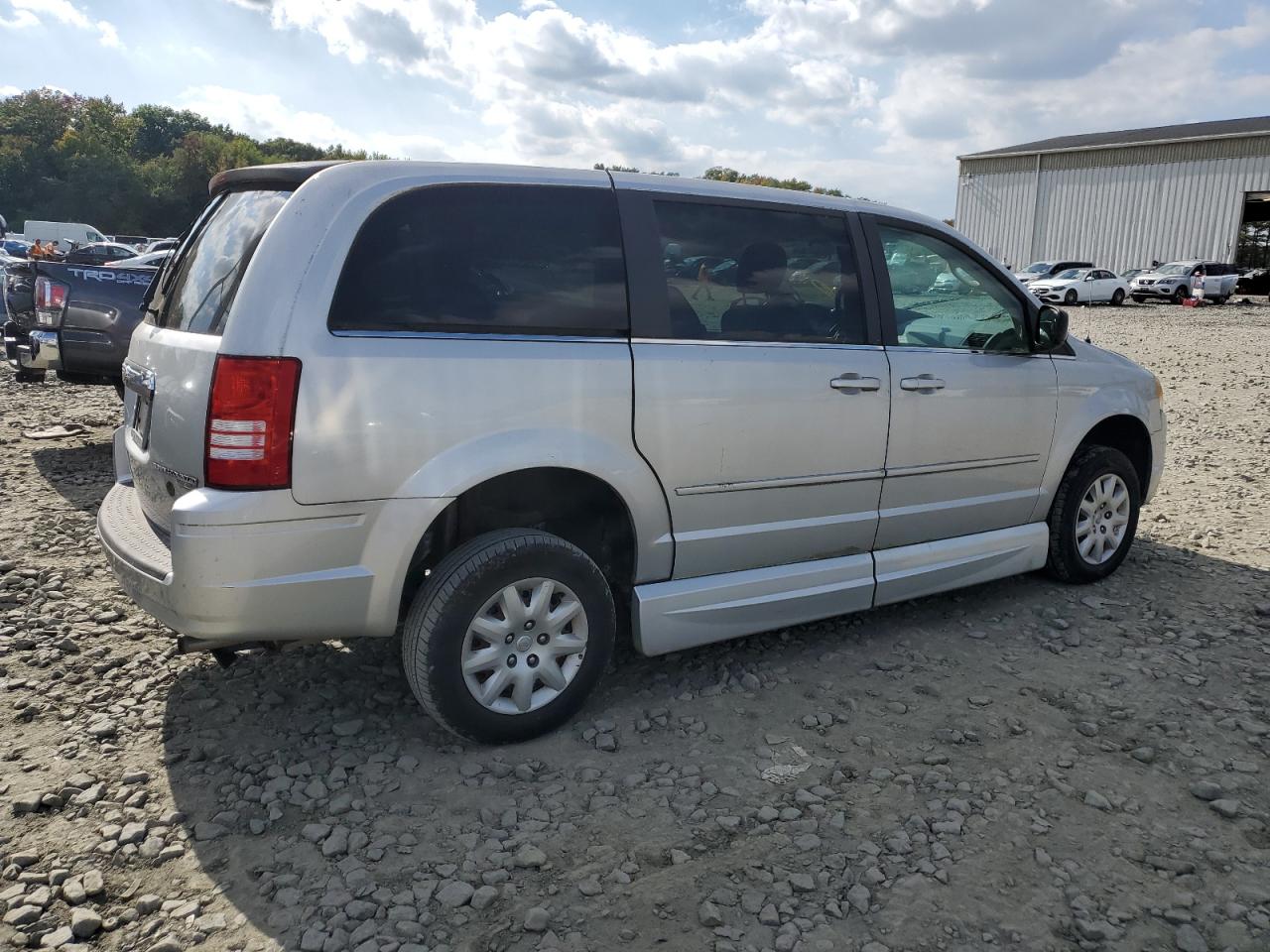 2010 Chrysler Town & Country VIN 2A4RR4DE8AR213225 Copart auction photo, undercarriage / minor dent/scratches damage thumbnail 3