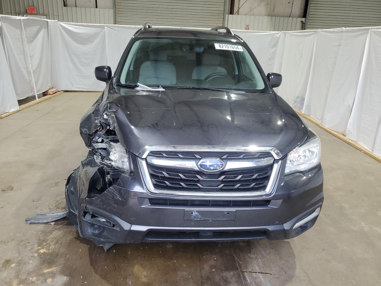 2018 Subaru Forester VIN JF2SJAEC7JH545499 Copart auction photo, front end / minor dent/scratches damage thumbnail 5