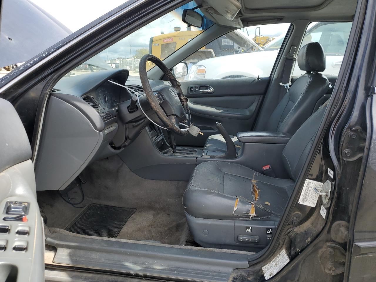 1997 Honda Accord VIN 1HGCE6673VA020588 Copart auction photo, all over damage thumbnail 7