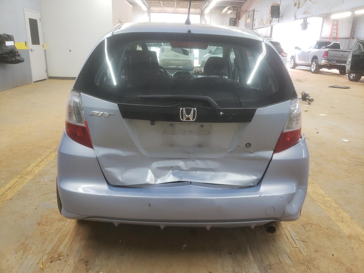 2009 Honda Fit VIN JHMGE8829S045339 Copart auction photo, front end / rear end damage thumbnail 6