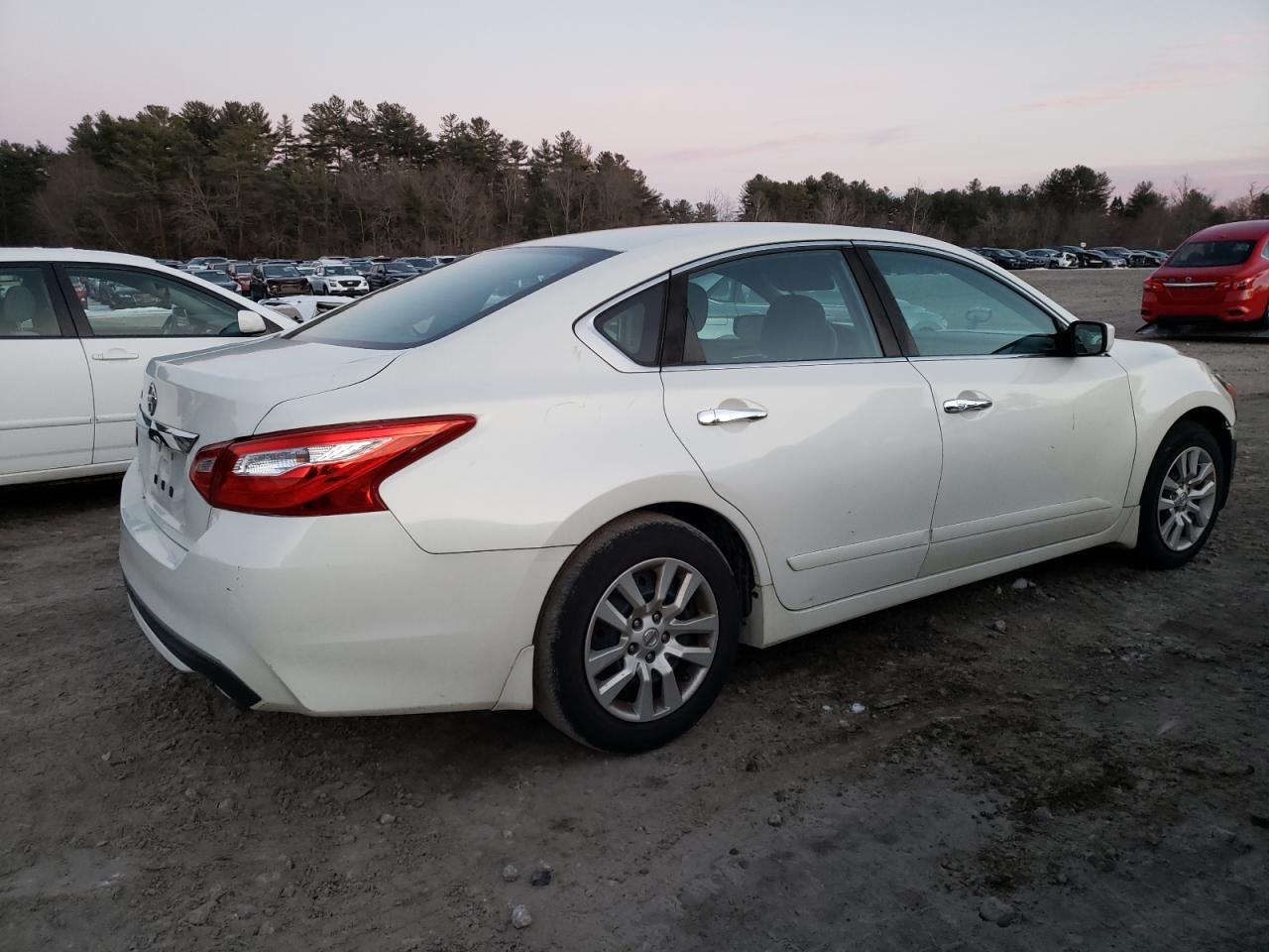 2016 Nissan Altima VIN 1N4AL3AP1GN376119 Copart auction photo, front end / minor dent/scratches damage thumbnail 3