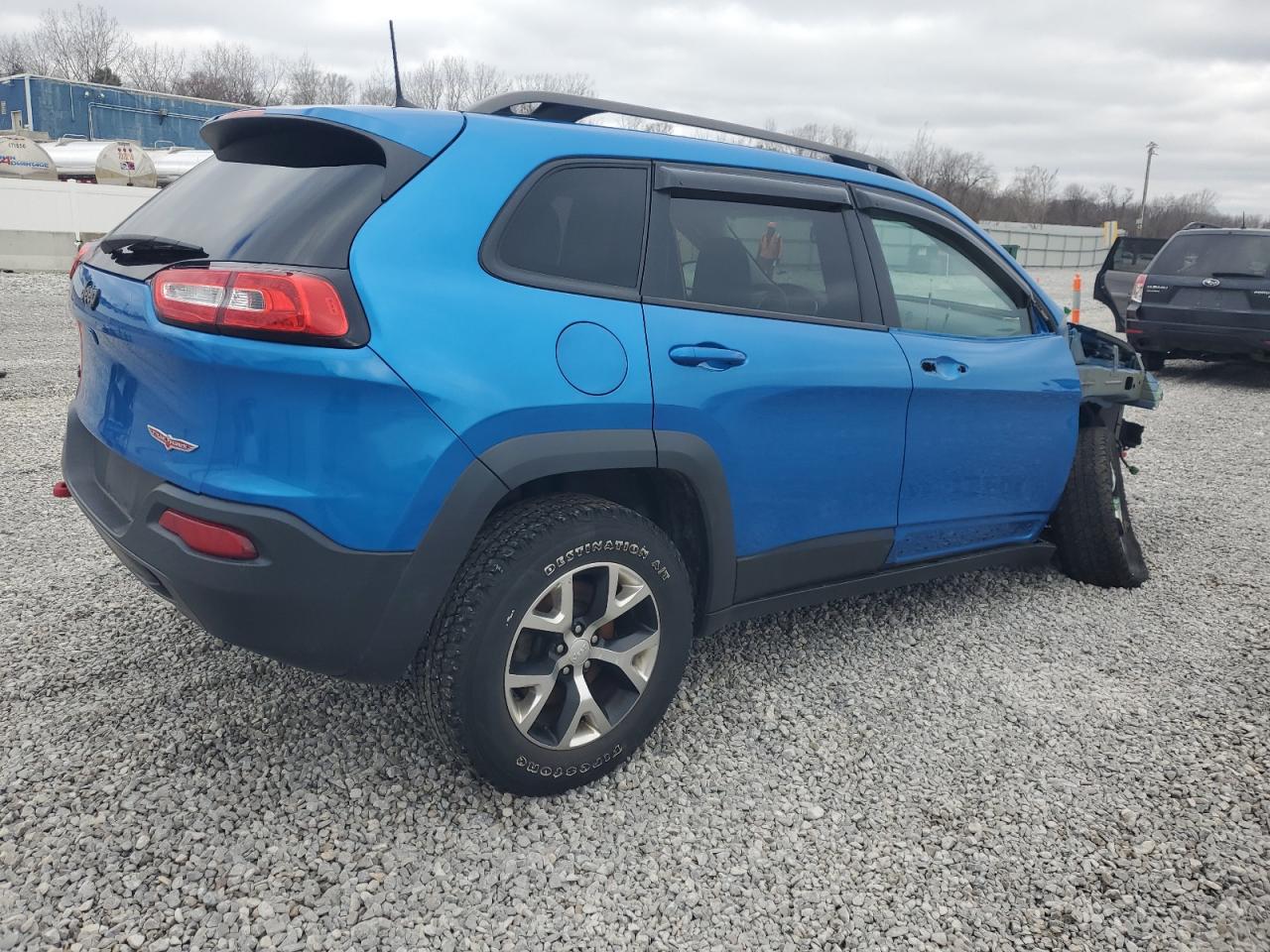 2017 Jeep Cherokee VIN 1C4PJMBB7HW665424 Copart auction photo, front end / undercarriage damage thumbnail 3