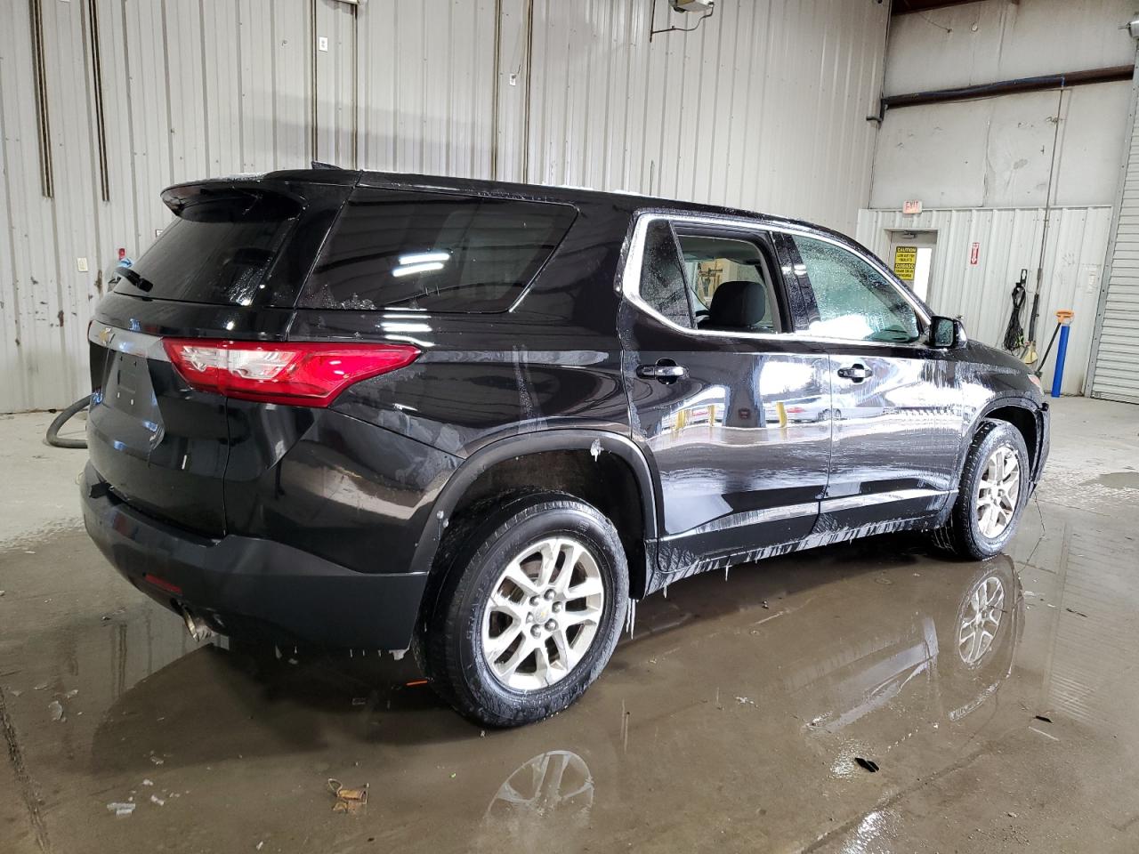 2018 Chevrolet Traverse VIN 1GNEVFKW3JJ142132 Copart auction photo, front end / mechanical damage thumbnail 3