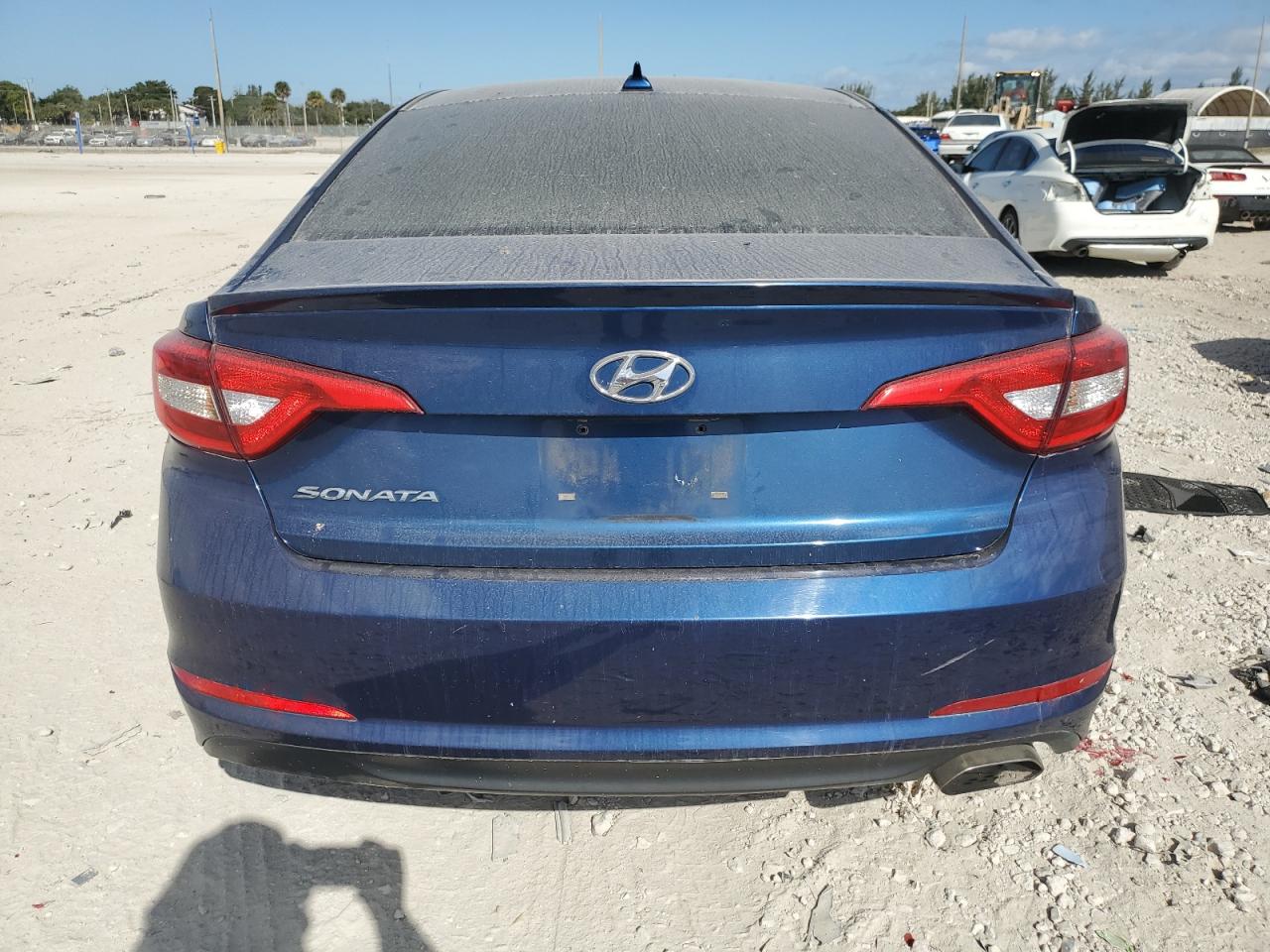 2017 Hyundai Sonata VIN 5NPE24AFXHH570063 Copart auction photo, burn - interior / minor dent/scratches damage thumbnail 6
