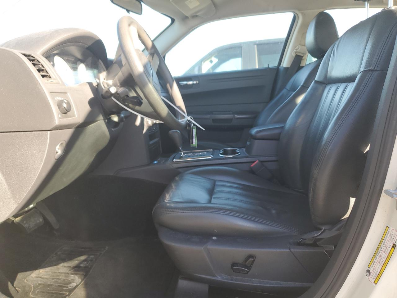 2008 Chrysler 300 VIN 2C3KA43R38H105313 Copart auction photo, front end damage thumbnail 7