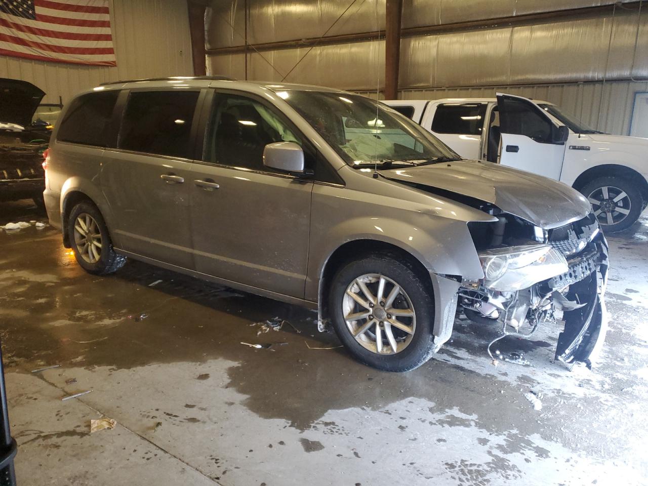 2019 Dodge Caravan VIN 2C4RDGCG7KR634959 Copart auction photo, front end damage thumbnail 4