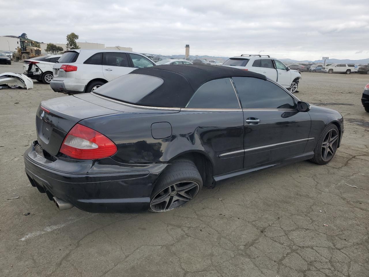 2007 Mercedes-Benz CLK-klasse VIN WDBTK56G97F226956 Copart auction photo, rear end damage thumbnail 3