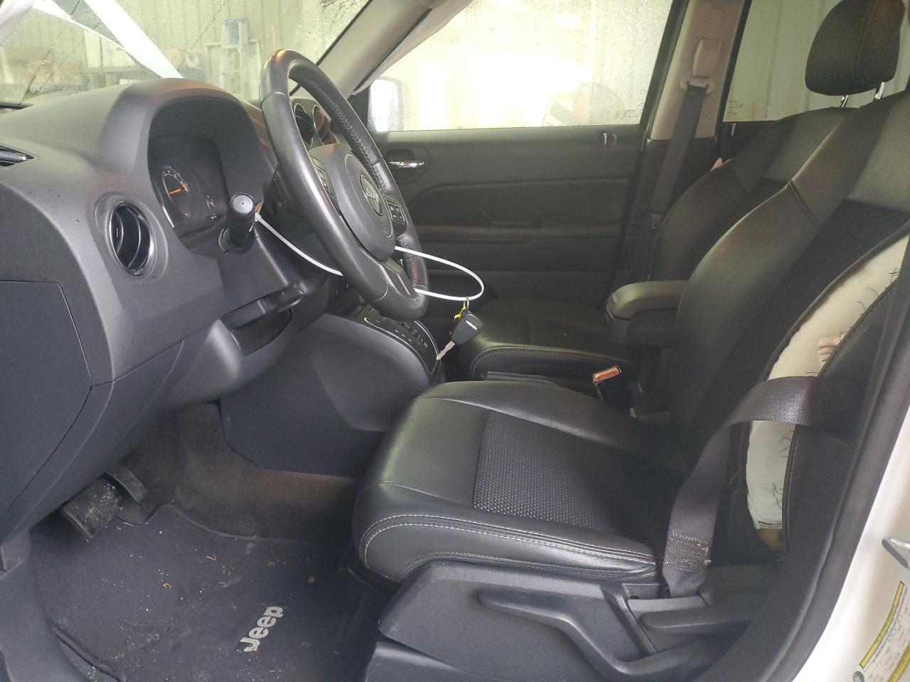 2017 Jeep Liberty (Patriot) VIN 1C4NJPBA2HD137656 Copart auction photo, all over / minor dent/scratches damage thumbnail 7