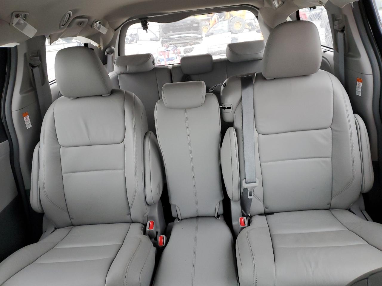 2017 Toyota Sienna VIN 5TDYZ3DC1HS841784 Copart auction photo, side / front end damage thumbnail 10