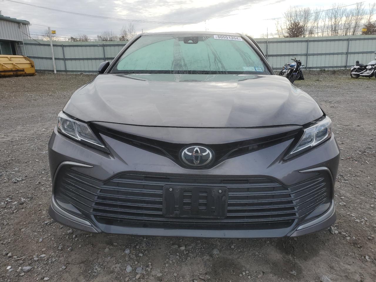 2022 Toyota Camry VIN 4T1R11BK0NU065967 Copart auction photo, side / front end damage thumbnail 5