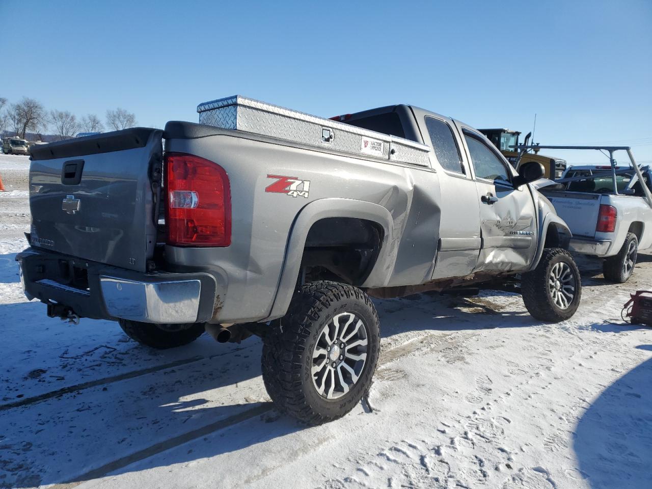 2008 Chevrolet Silverado VIN 2GCEK19J581189195 Copart auction photo, all over damage thumbnail 3