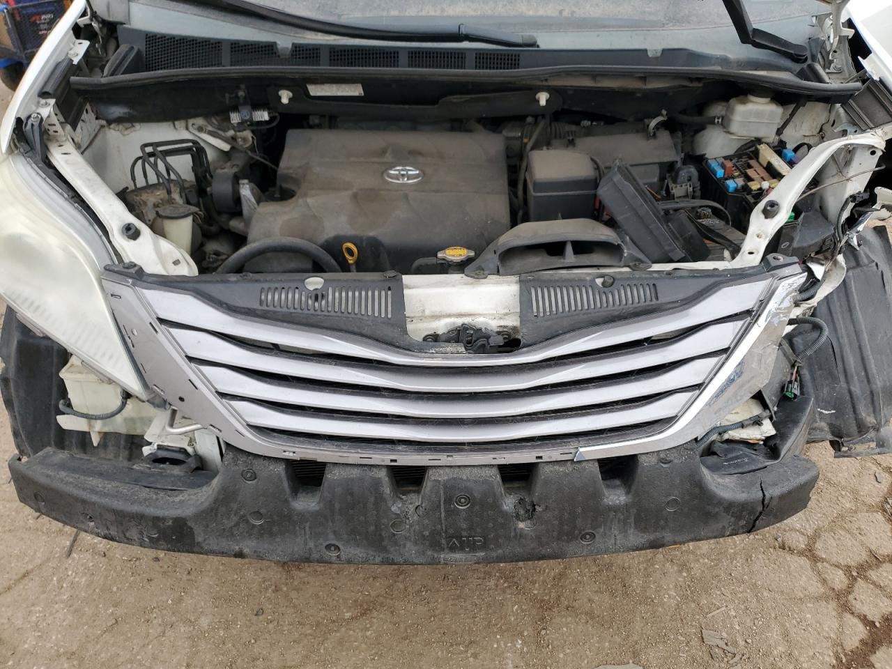 2012 Toyota Sienna VIN 5TDKK3DC3CS264940 Copart auction photo, front end / rear end damage thumbnail 12