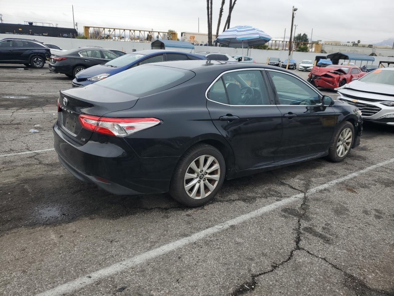 2018 Toyota Camry VIN 4T1B11HK1JU643433 Copart auction photo, burn / minor dent/scratches damage thumbnail 3