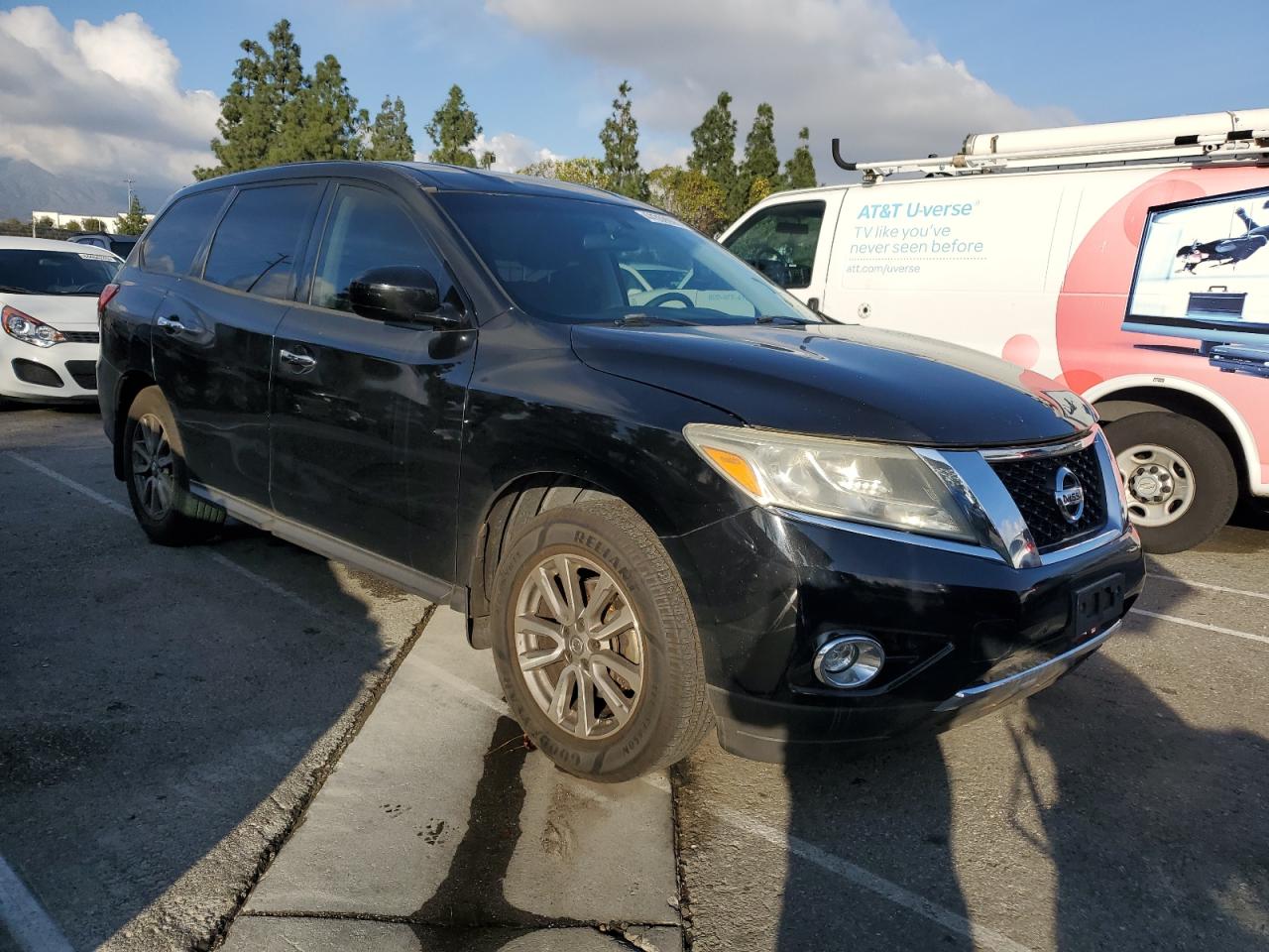2014 Nissan Pathfinder VIN 5N1AR2MN8EC699679 Copart auction photo, side / front end damage thumbnail 4