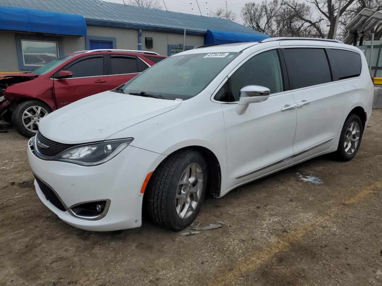 2018 Chrysler Pacifica VIN 2C4RC1GG2JR226359