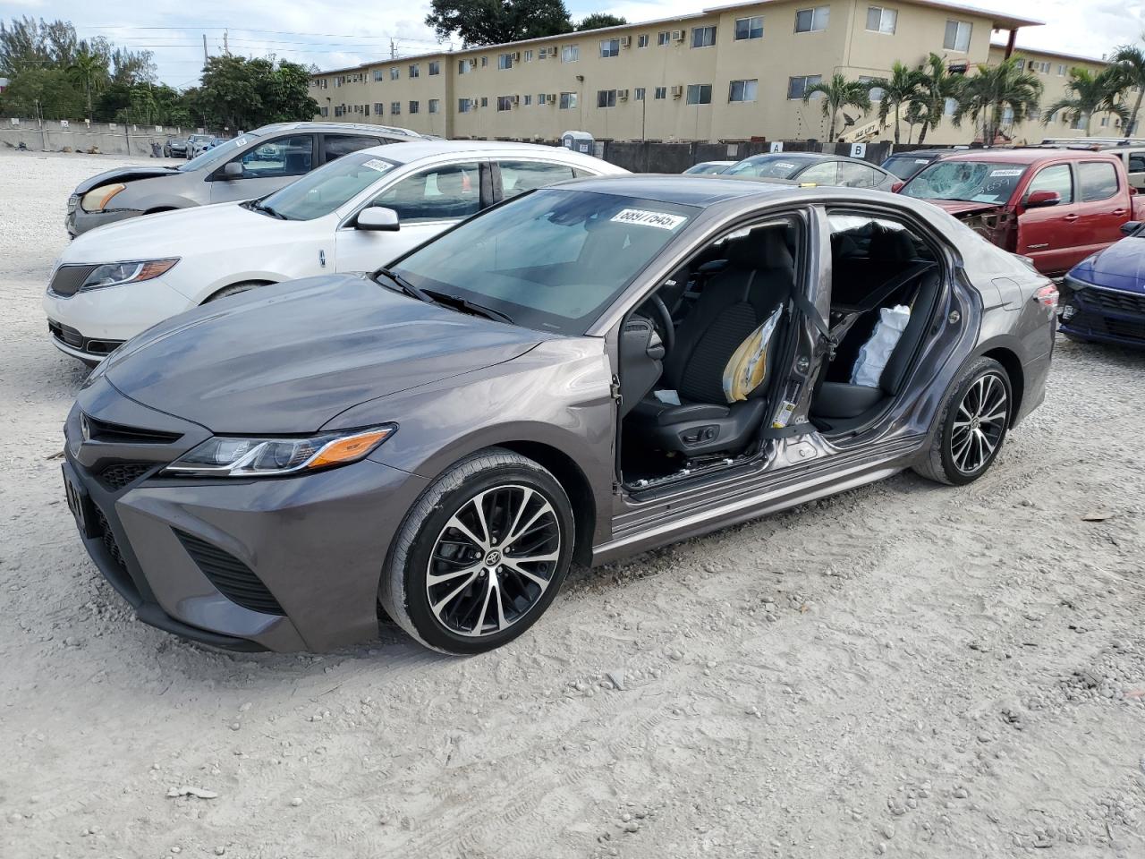 2020 Toyota Camry VIN 4T1G11AK9LU947208