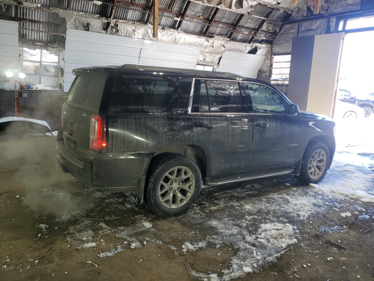 2015 GMC Yukon VIN 1GKS2BKC6FR734432 Copart auction photo, front end / rear end damage thumbnail 3