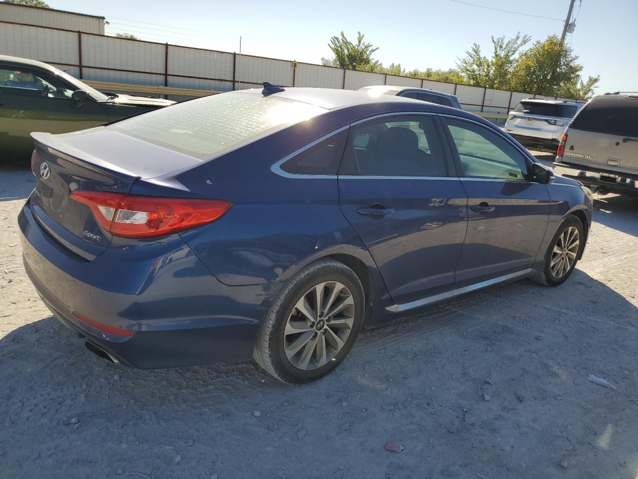 2016 Hyundai Sonata VIN 5NPE34AFXGH266579 Copart auction photo, hail / rear end damage thumbnail 3
