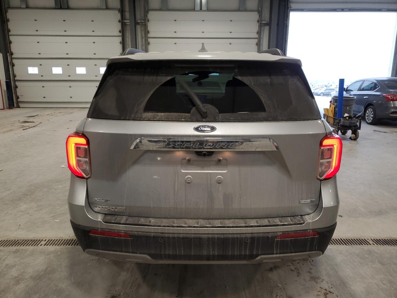 2020 Ford Explorer VIN 1FMSK8DH1LGC29165 Copart auction photo, all over damage thumbnail 6