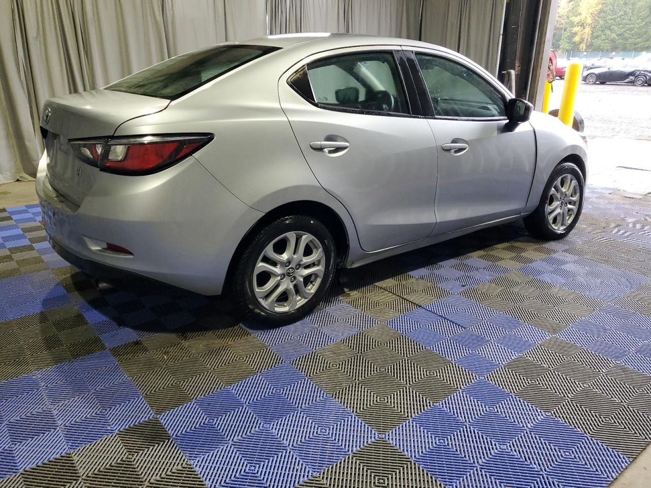 2018 Toyota Yaris VIN 3MYDLBYV2JY306050 Copart auction photo, undercarriage damage thumbnail 3