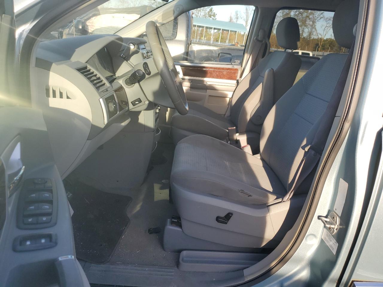 2010 Chrysler Town & Country VIN 2A4RR5D13AR260309 Copart auction photo, side damage thumbnail 7