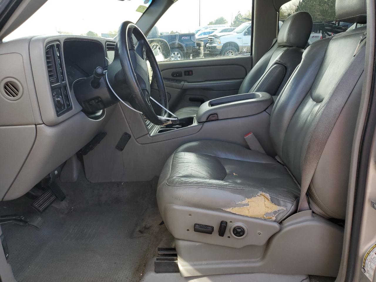 2004 GMC Sierra VIN 2GTEK13TX41356574 Copart auction photo, front end damage thumbnail 7