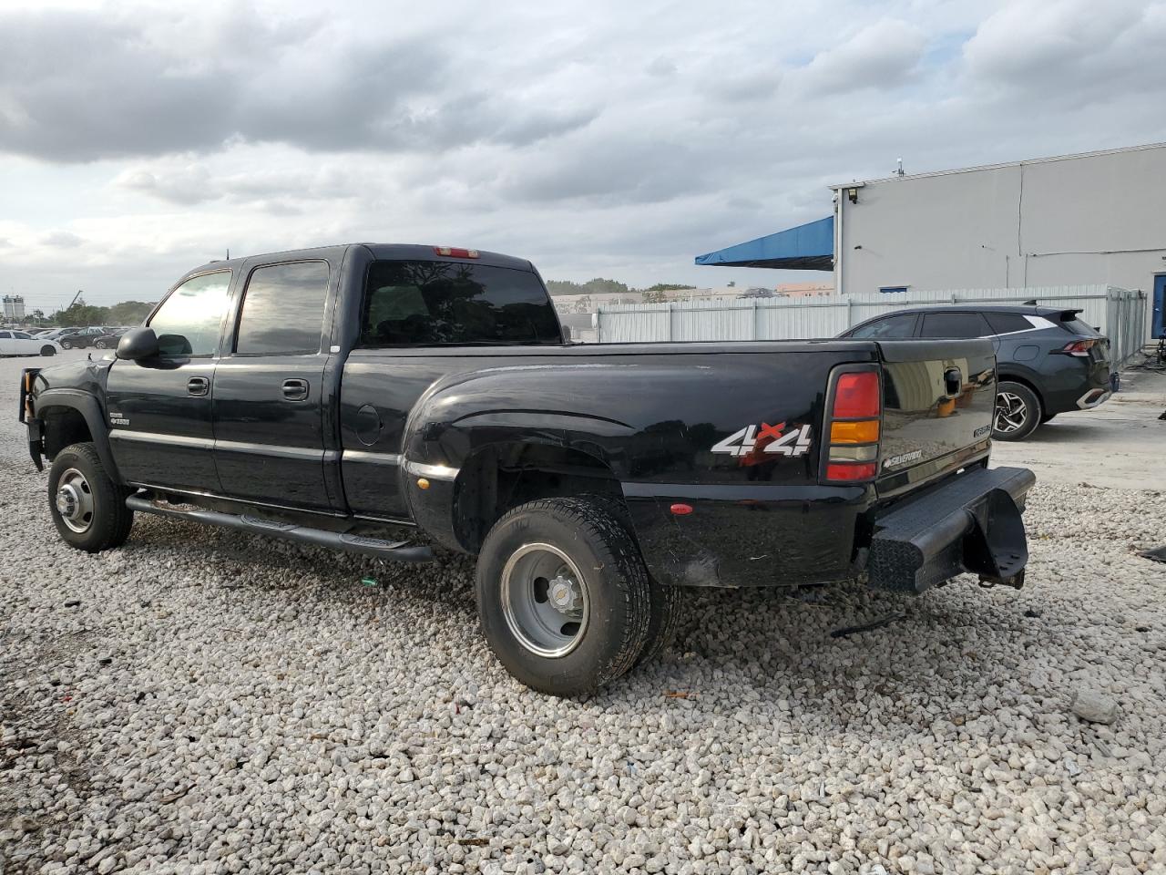 2005 Chevrolet Silverado VIN 1GCJK33265F908745 Copart auction photo, front end / minor dent/scratches damage thumbnail 2