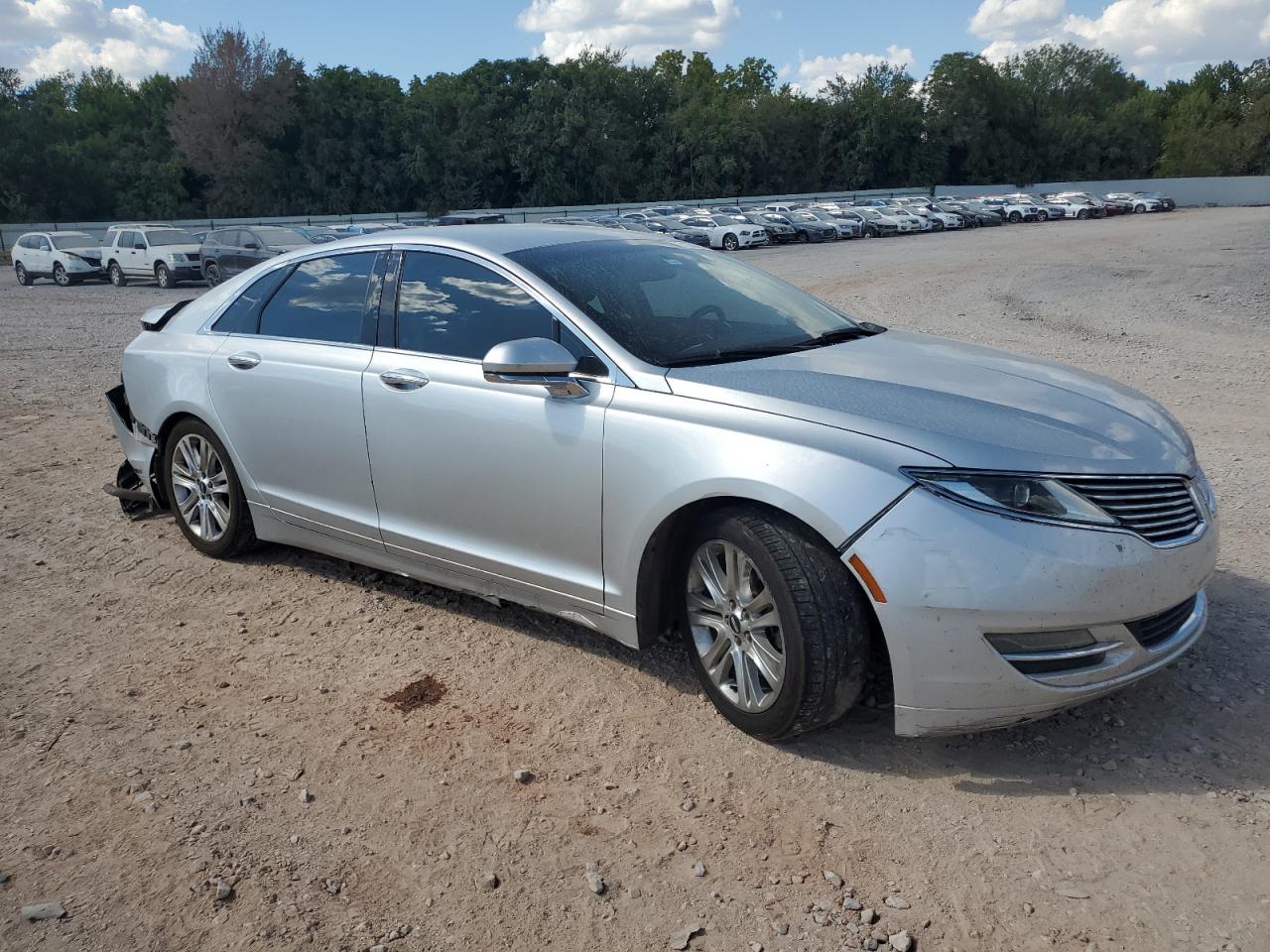 2016 Lincoln MKZ VIN 3LN6L2G99GR613581 Copart auction photo, rear end / minor dent/scratches damage thumbnail 4