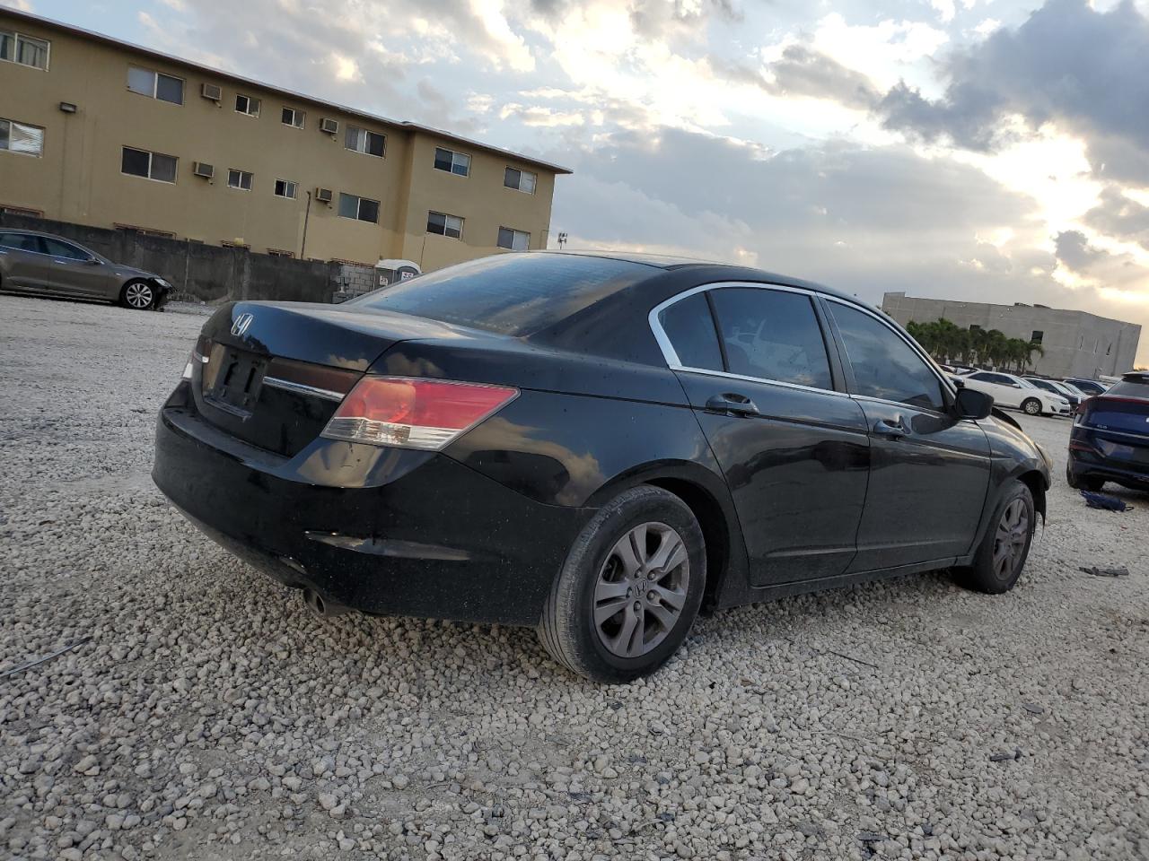 2011 Honda Accord VIN 1HGCP2F78BA139090 Copart auction photo, front end / minor dent/scratches damage thumbnail 3