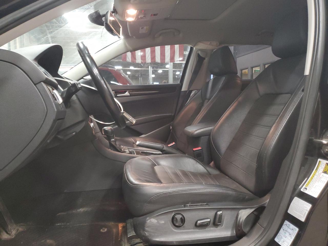 2015 Volkswagen Passat VIN 1VWCS7A31FC051780 Copart auction photo, side / front end damage thumbnail 7