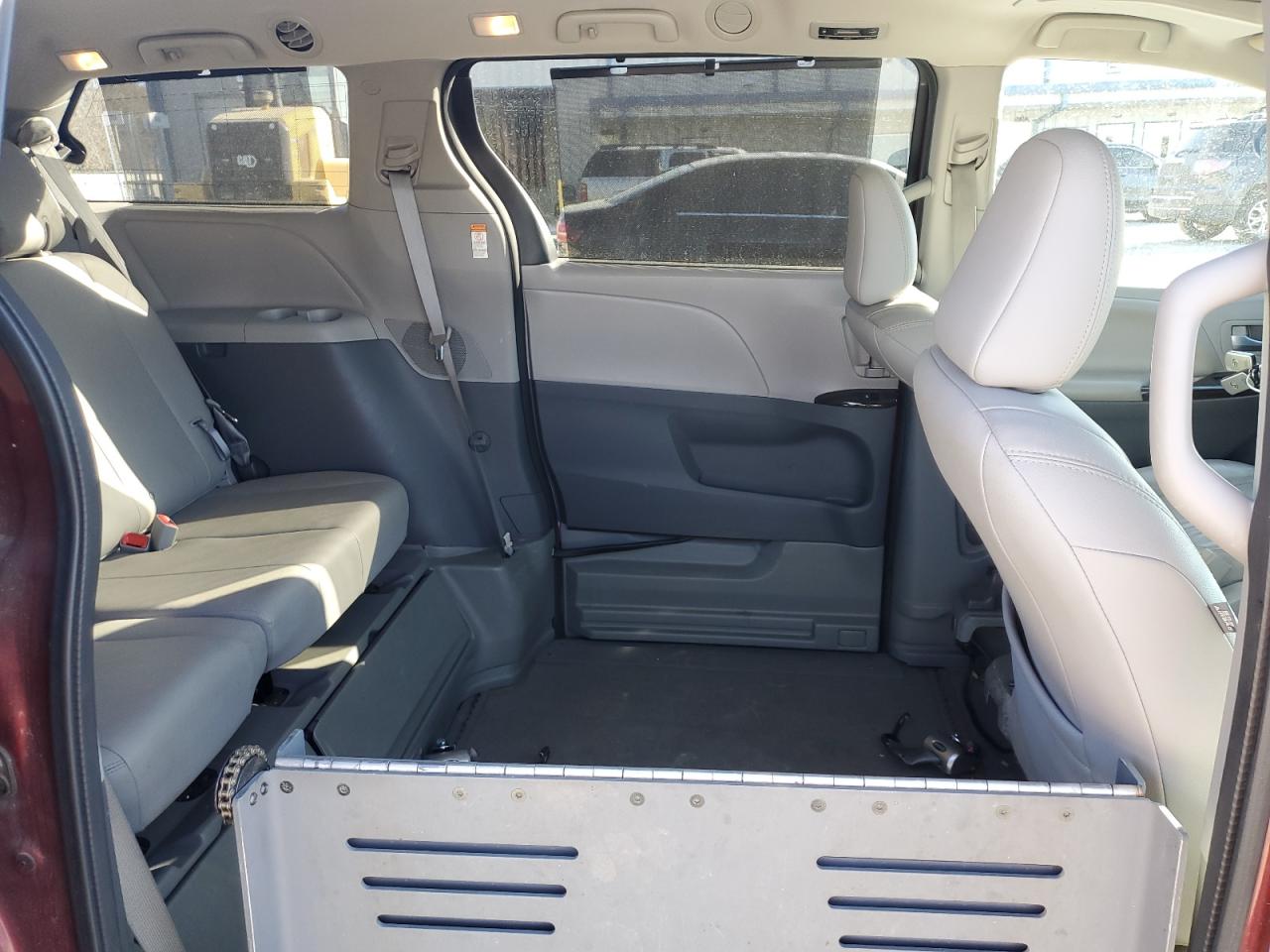 2015 Toyota Sienna VIN 5TDYK3DC2FS665099 Copart auction photo, side / rear end damage thumbnail 11