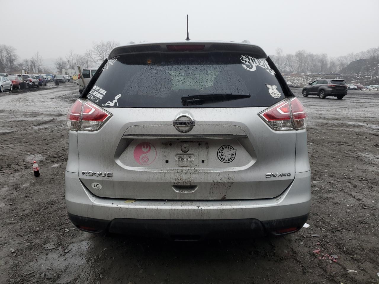 2016 Nissan Rogue VIN 5N1AT2MV8GC825463 Copart auction photo, front end / minor dent/scratches damage thumbnail 6