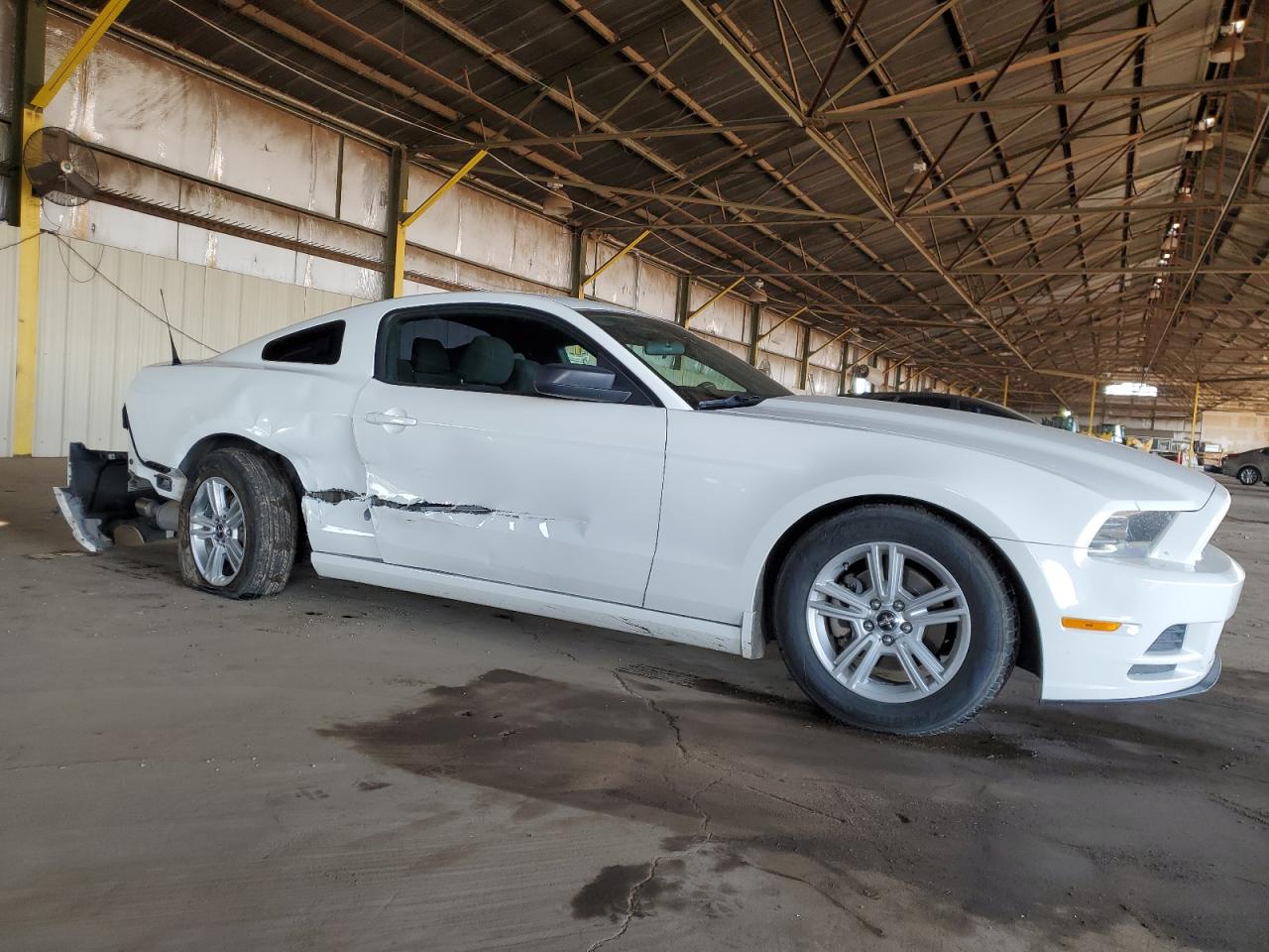 2013 Ford Mustang VIN 1ZVBP8AM4D5262632 Copart auction photo, side / rear end damage thumbnail 4
