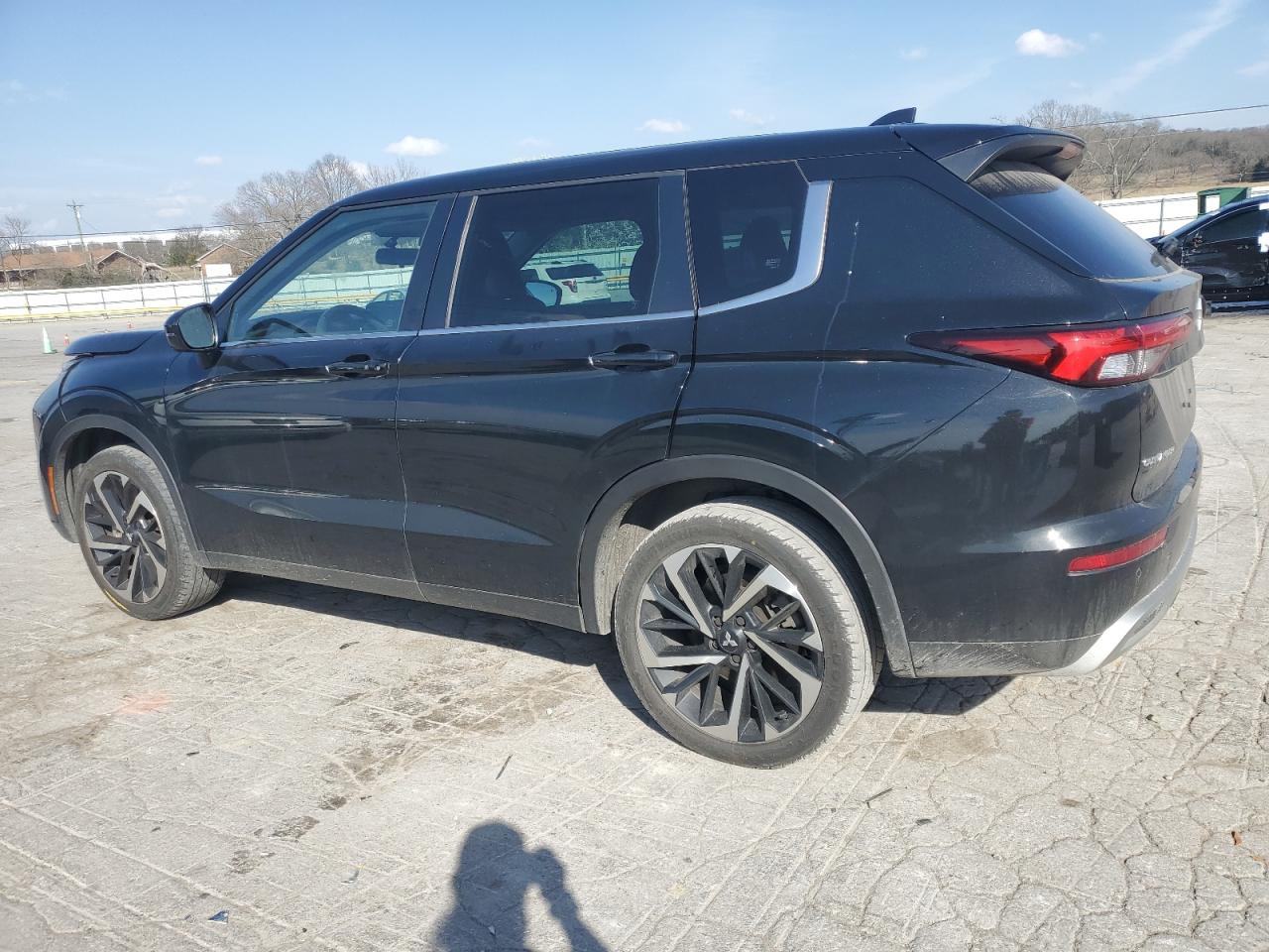 2023 Mitsubishi Outlander VIN JA4J3UA83PZ033615 Copart auction photo, front end damage thumbnail 2
