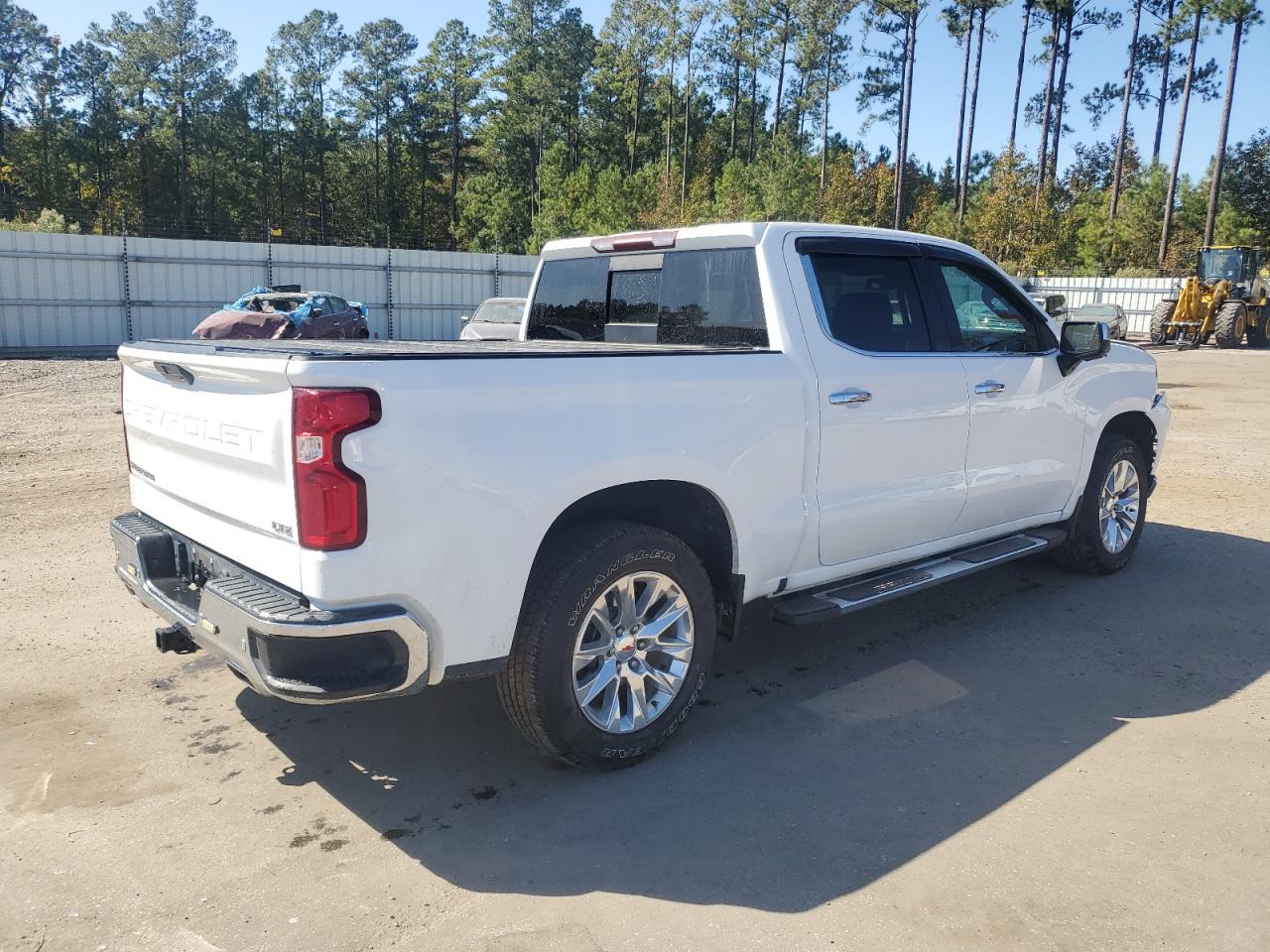 2019 Chevrolet Silverado VIN 3GCUYGED2KG114885 Copart auction photo, front end damage thumbnail 3