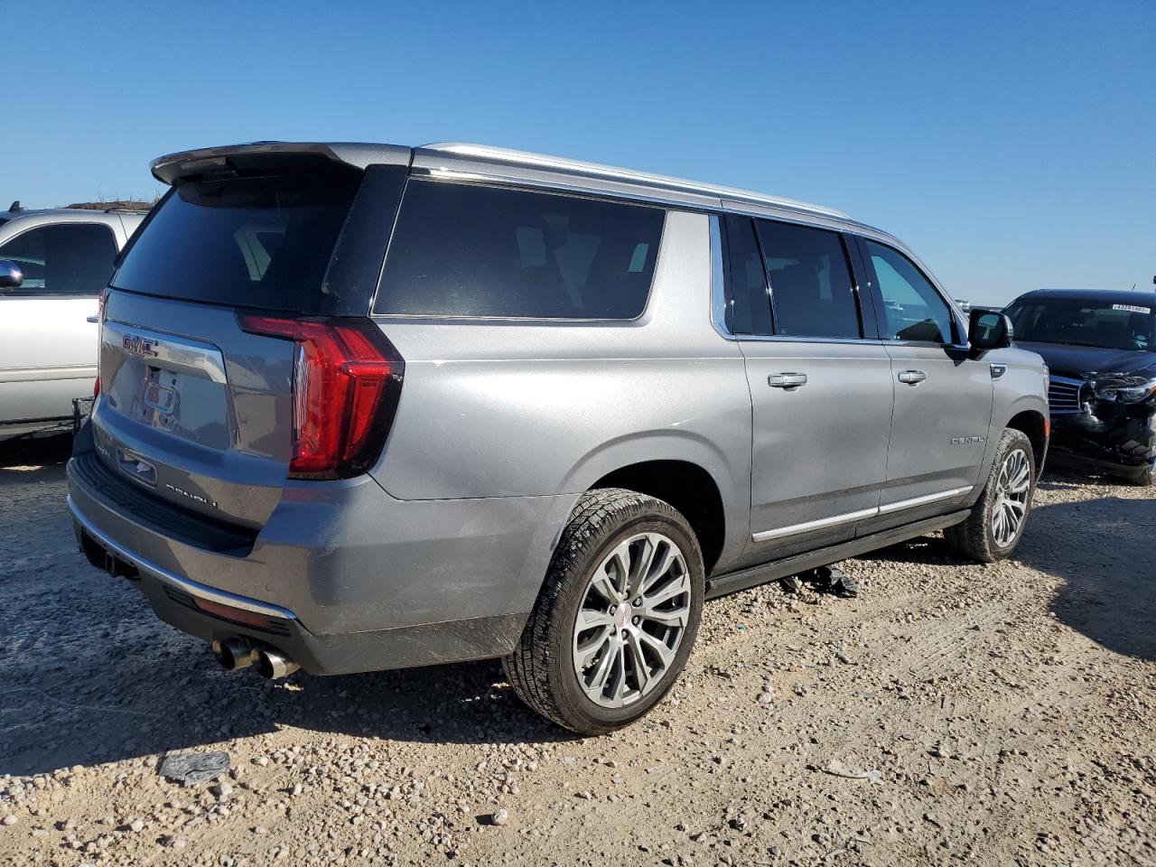 2021 GMC Yukon VIN 1GKS2JKLXMR375450 Copart auction photo, rear end damage thumbnail 3