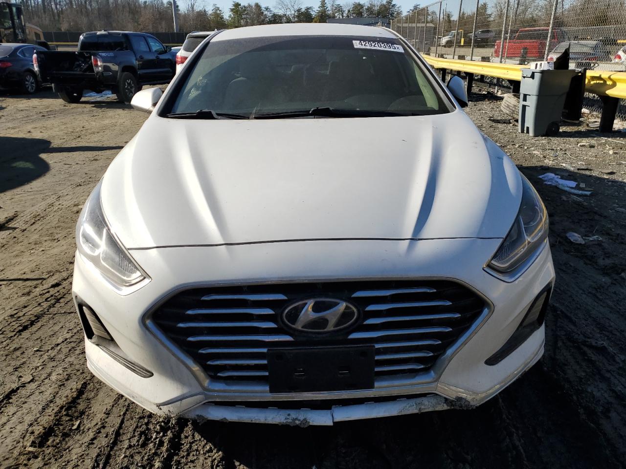 2018 Hyundai Sonata VIN 5NPE24AF9JH692127 Copart auction photo, vandalism damage thumbnail 5