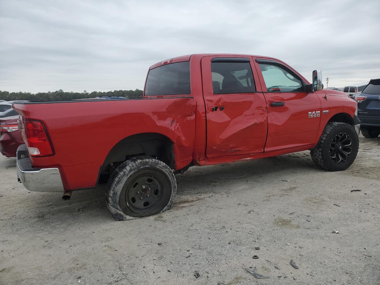 2017 RAM 1500 VIN 3C6RR6KT2HG521212 Copart auction photo, side / minor dent/scratches damage thumbnail 3