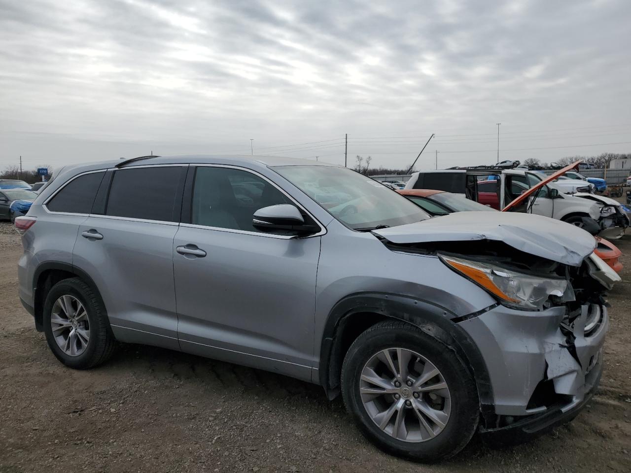 2014 Toyota Highlander VIN 5TDBKRFH3ES013463 Copart auction photo, front end damage thumbnail 4