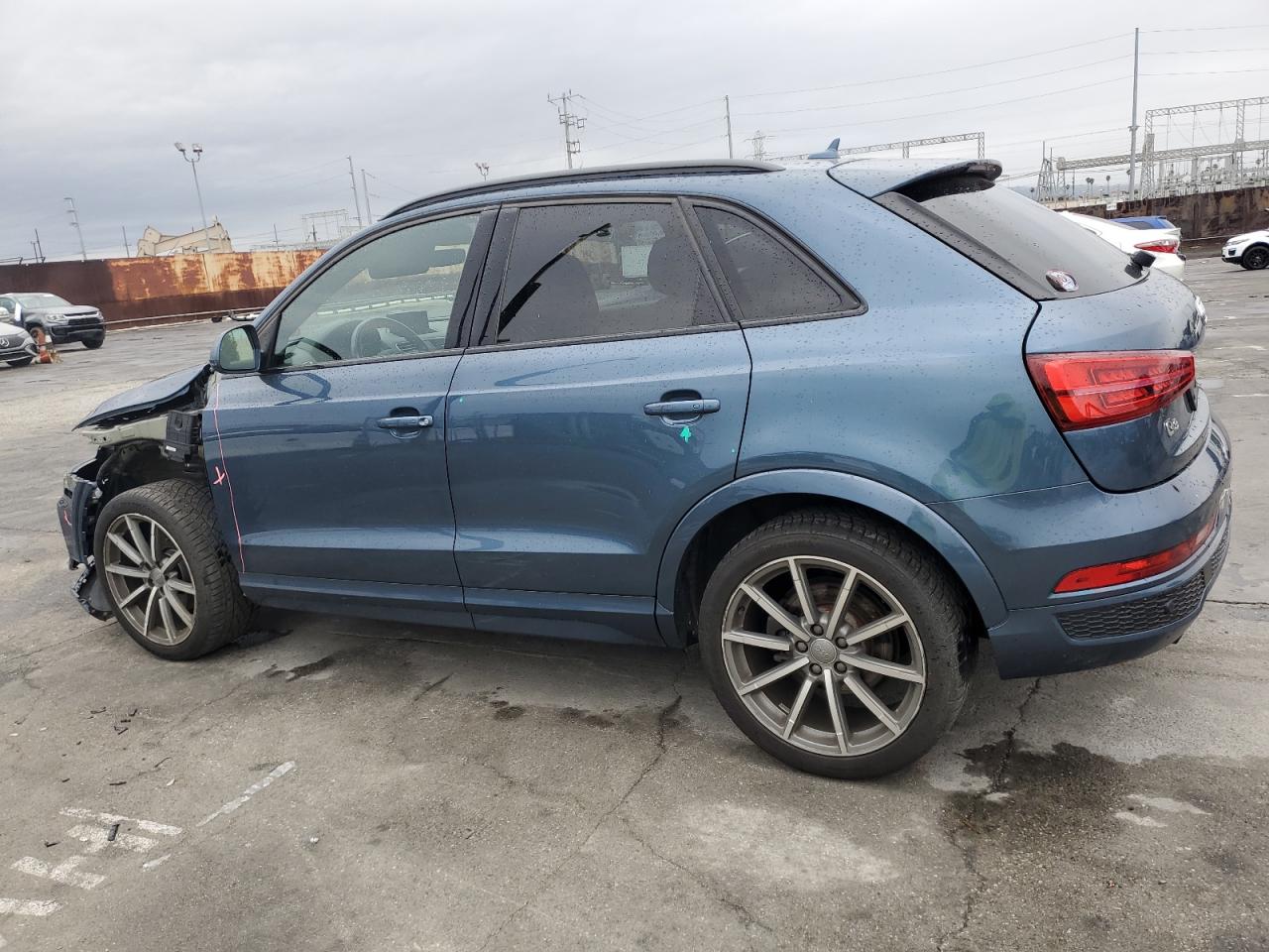 2018 Audi Q3 VIN WA1JCCFS6JR005622 Copart auction photo, front end damage thumbnail 2