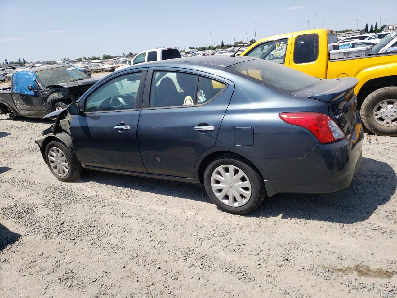 2015 Nissan Versa VIN 3N1CN7AP9FL834303 Copart auction photo, front end damage thumbnail 2